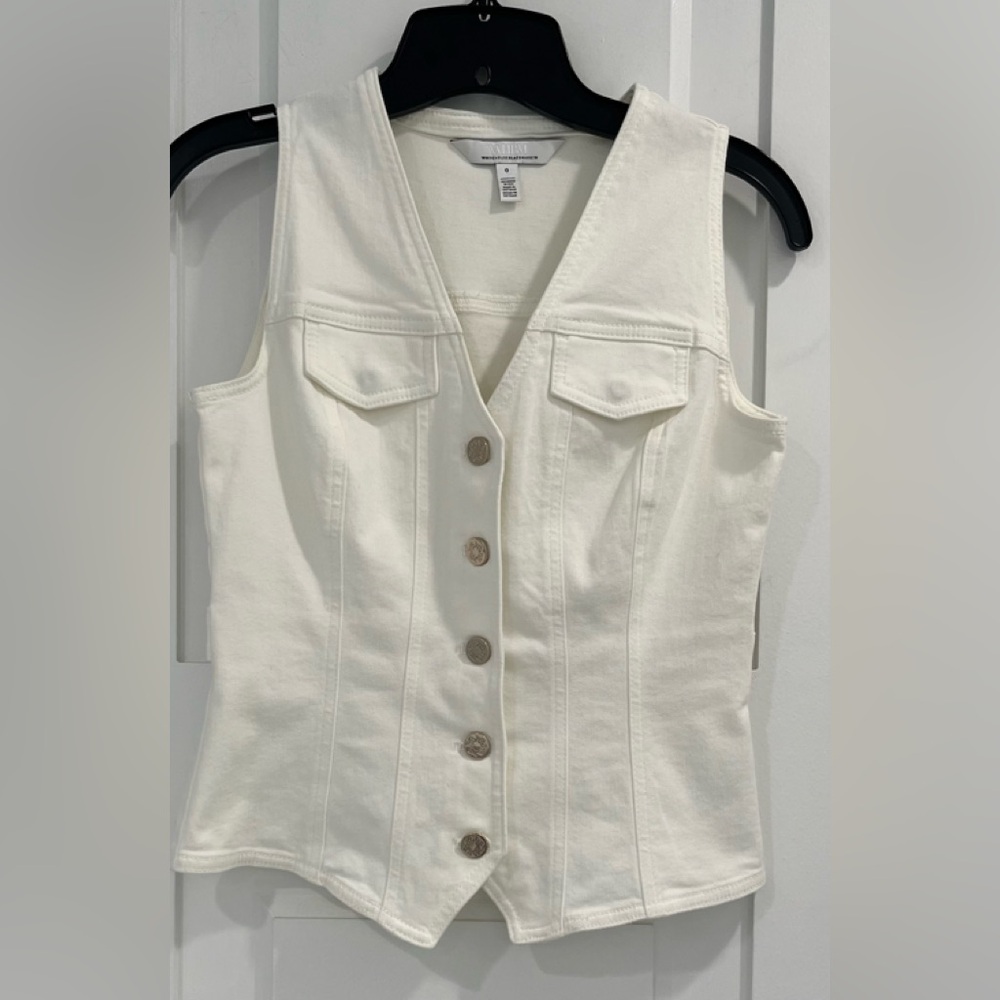 White House Black Market White Button-Up Vest, Size 0